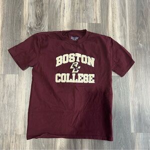 Maroon boston college graphic tee shirt